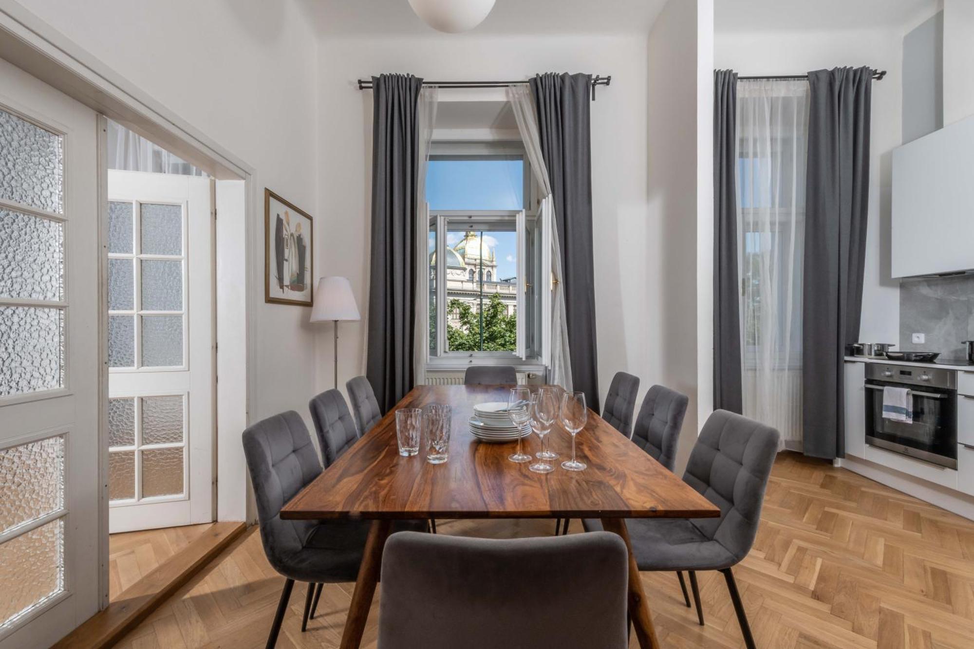 Centrally Located 3Bd Home Near National Museum Прага Экстерьер фото